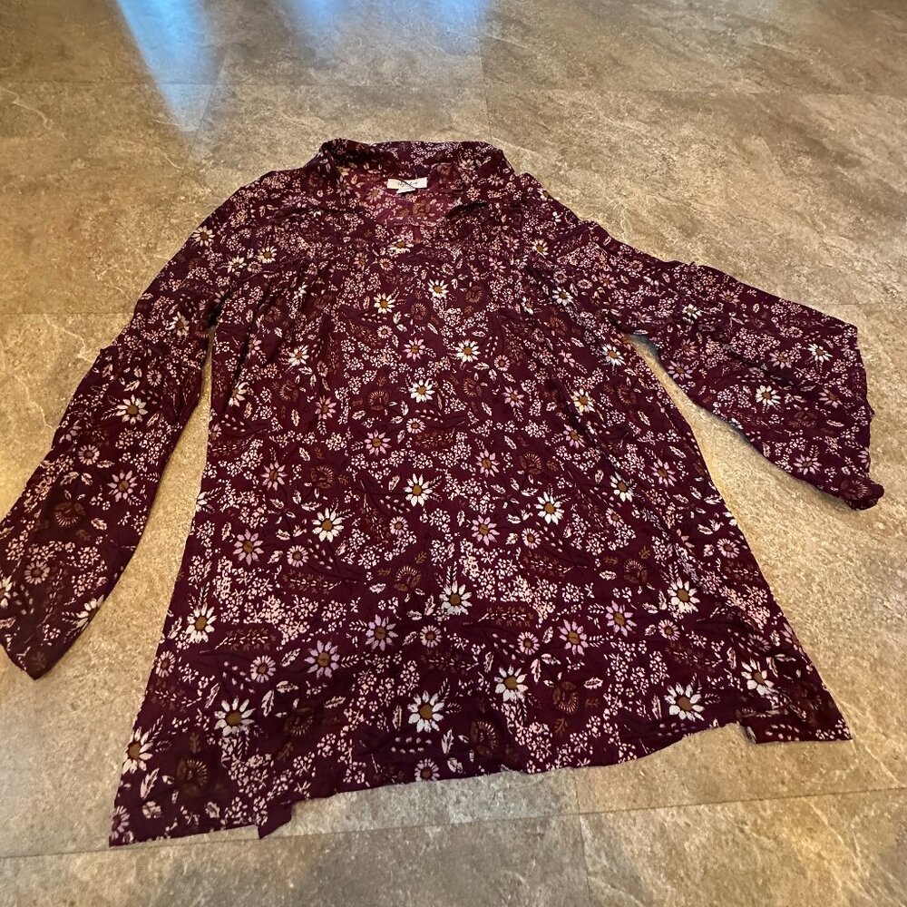 Style and Co Women's V Neck Burgundy Floral Smock Top - Size Small